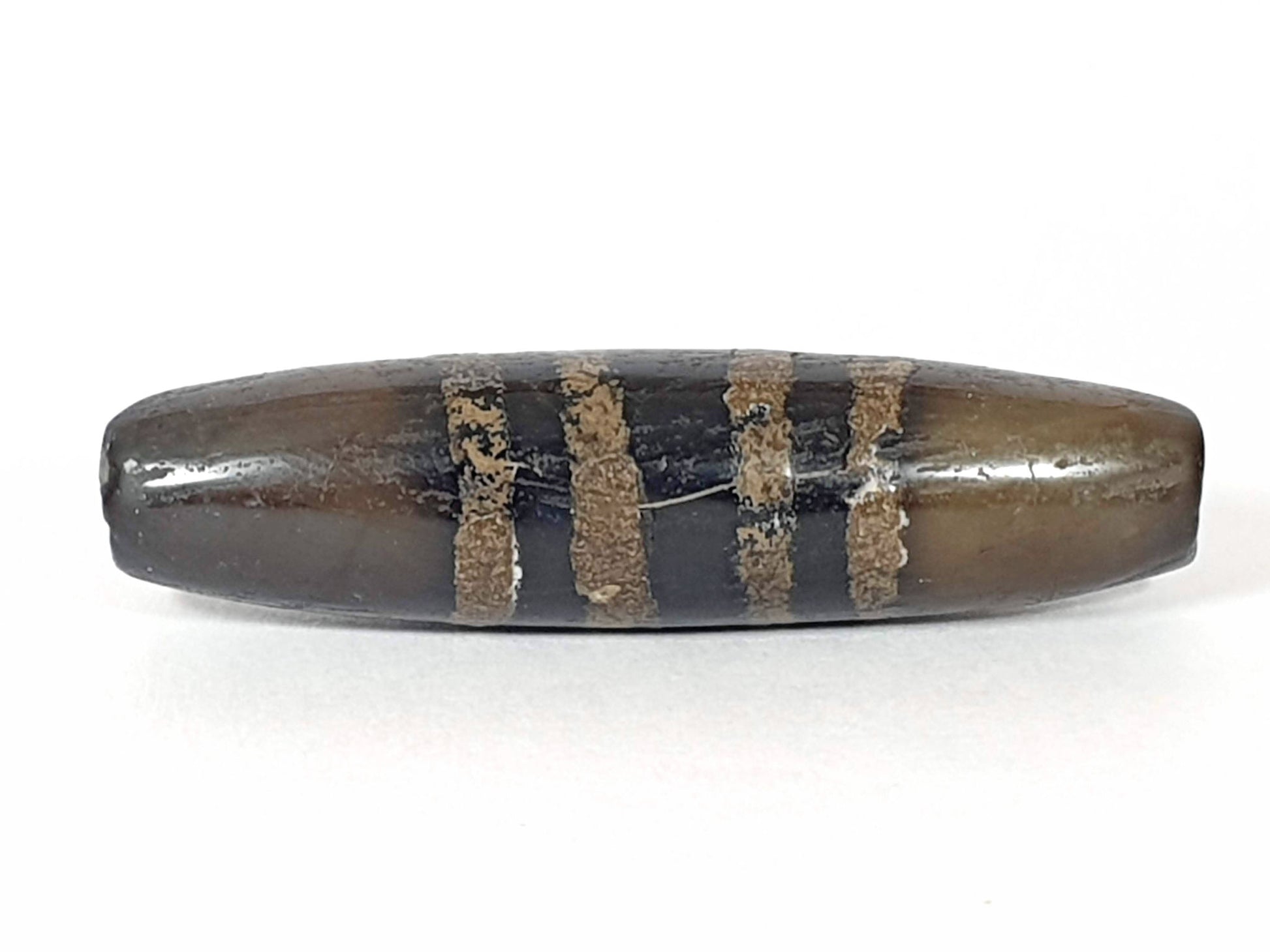 Ac-080620-7SChung ancient Chung dzi, 48.2×12.4mm, Face A, scratch disclosed, warm dark brown, sandy-tan bands, unretouched