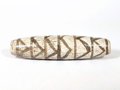 V-FA-062026-TTSW vintage white tiger tooth dzi, 51.6mm, agate