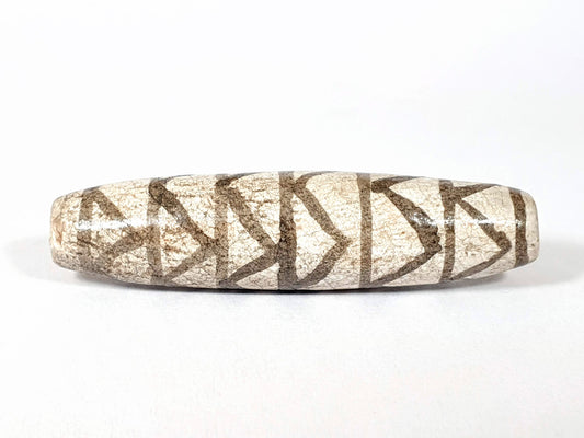 V-FA-062026-TTSW vintage white tiger tooth dzi, 51.6mm, agate