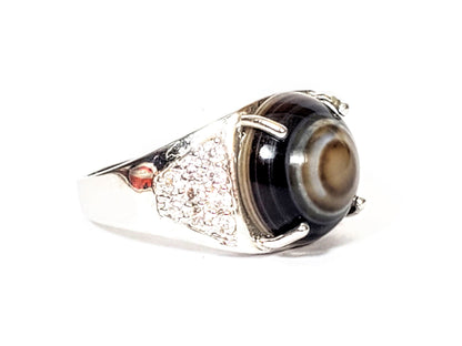 R-060626-LM2 Luk Mik dzi ring right angle, grey-brown bead, triangular CZ shoulder panel, unretouched