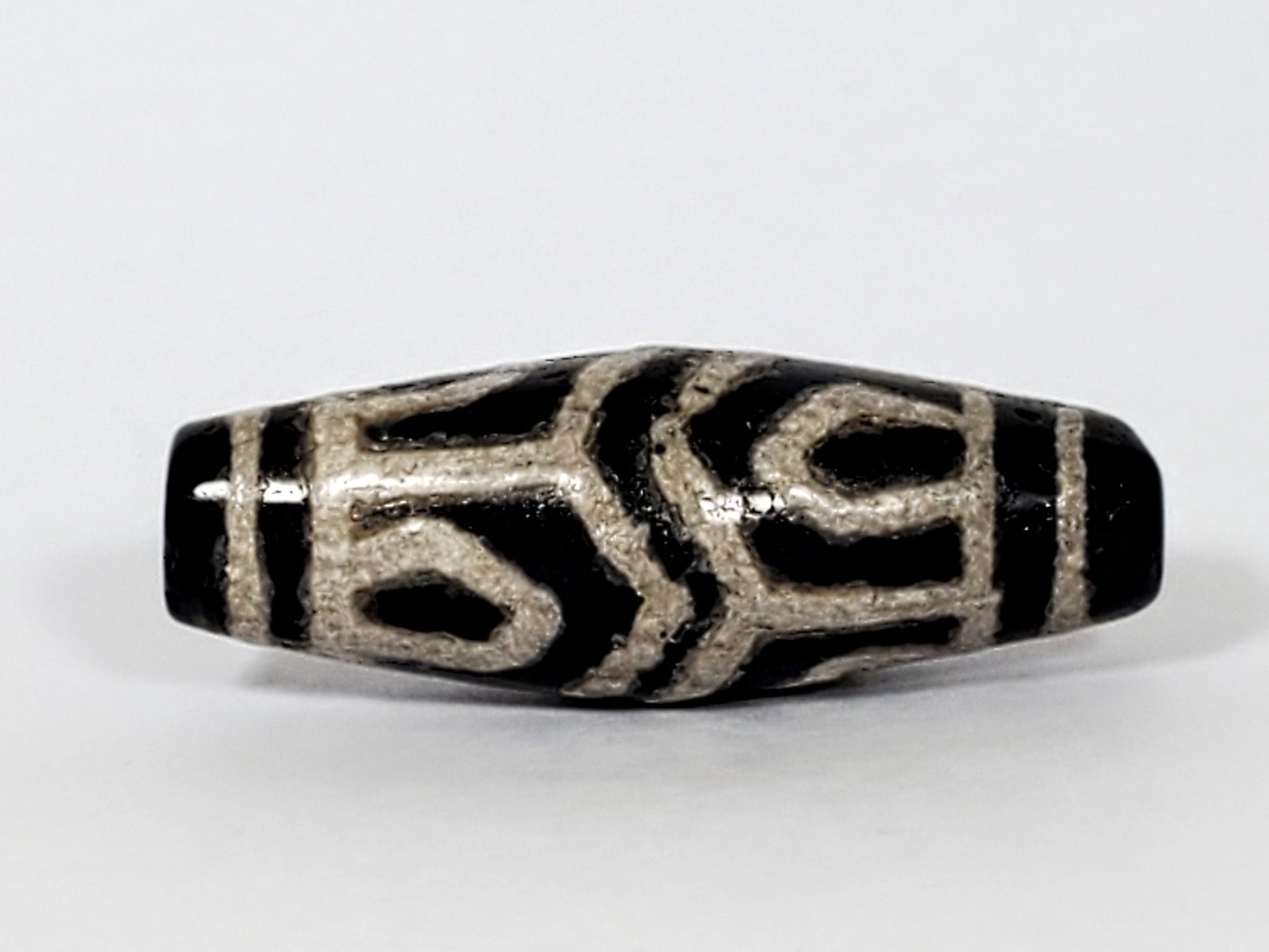 V-FA-062026-6ELL face detail, chevron petals, not an antique