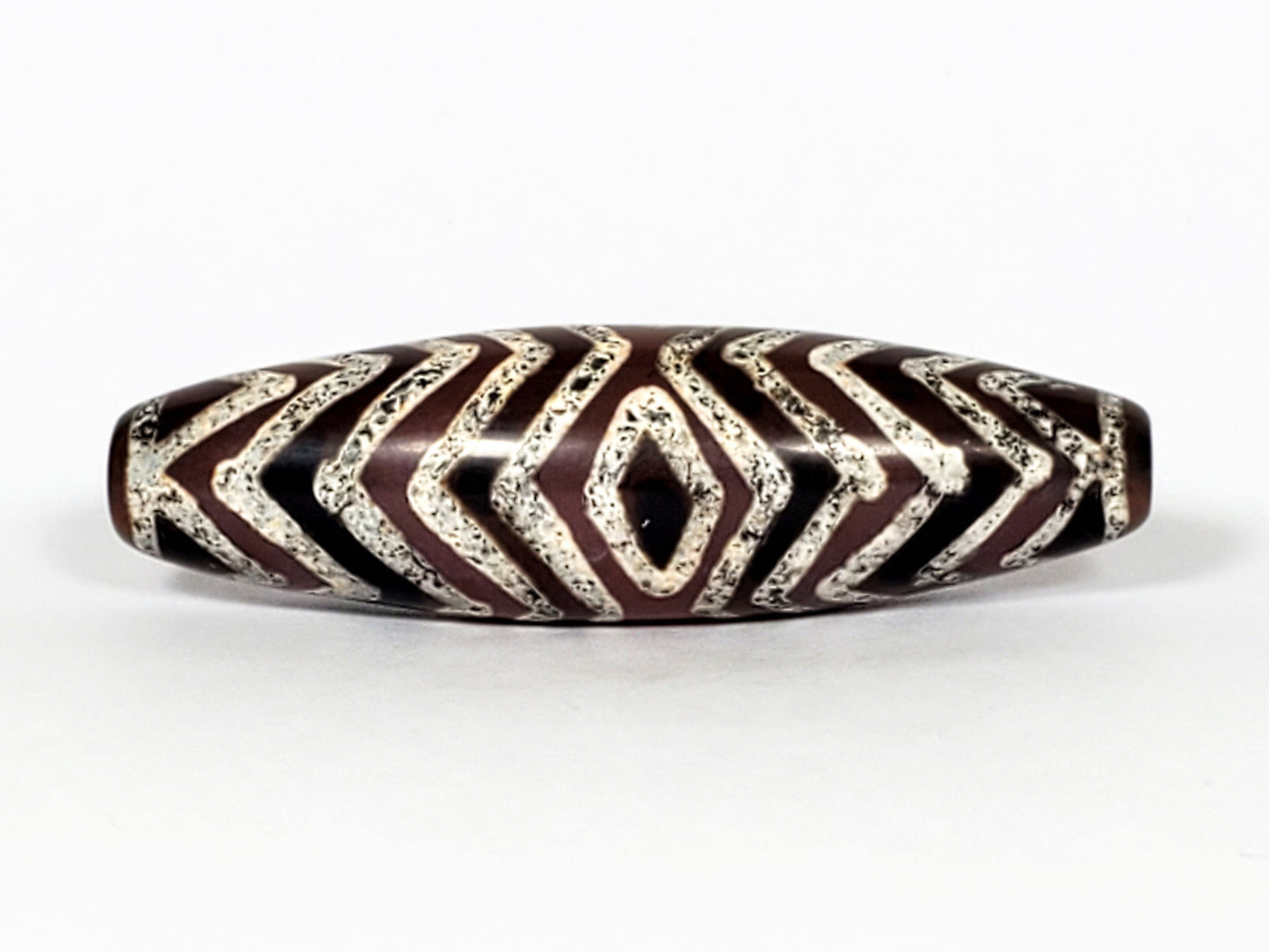 At-071322-3ETT antique carnelian dzi, Face B, mineralised diamond eye, full chevron field, chocolate-brown, unretouched
