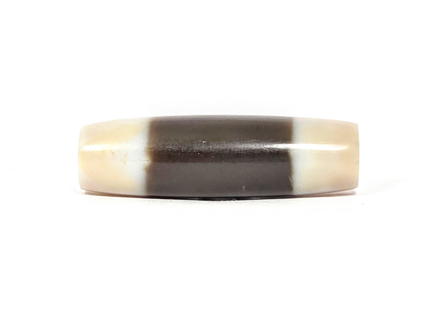 At-020726-Chung antique Chung dzi, Face B, reverse, natural dark inclusion, soft gradient boundary, unretouched