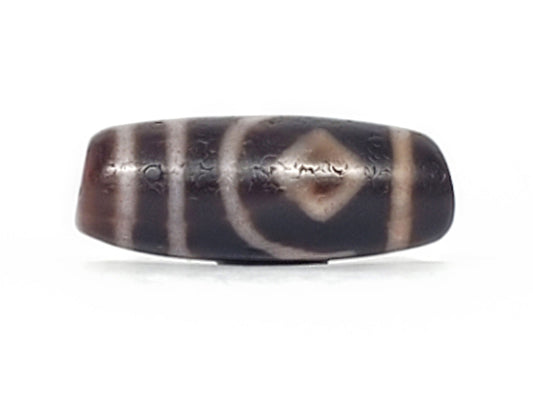 Ancient two diamond eye dzi — Face A, single diamond eye centered on dark brown-black ground with arc stripes, Anc-0426-2DE