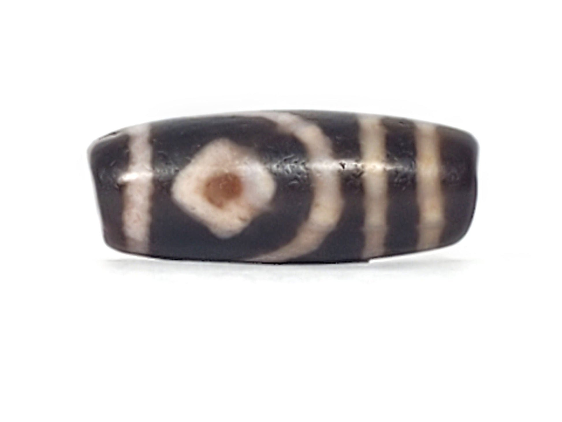 Ancient two diamond eye dzi — Face B, diamond eye with brown bloodspot centre, arc stripes, Anc-0426-2DE