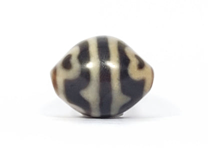 At-061826-RTTL Face A reversed, tiger tooth C-chevrons, natural agate pinhole disclosed upper left, unretouched