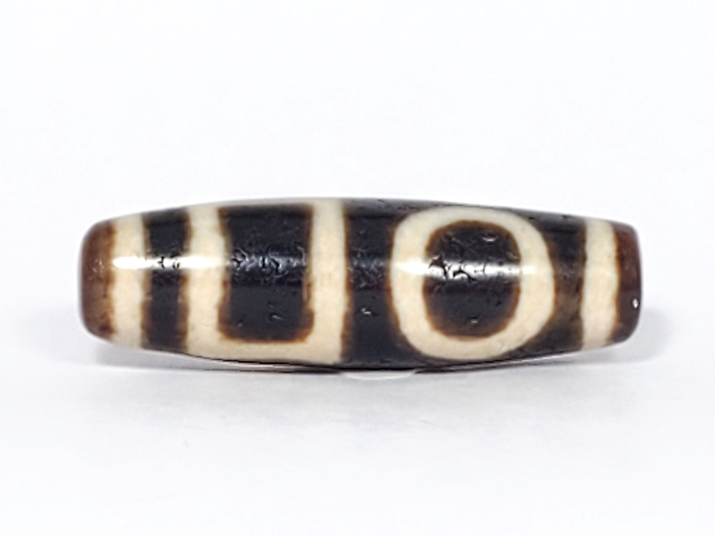 Ac-052523-DHE Face A reversed, rectangular earth left oval heaven right, cream-white on pitch-black, unretouched
