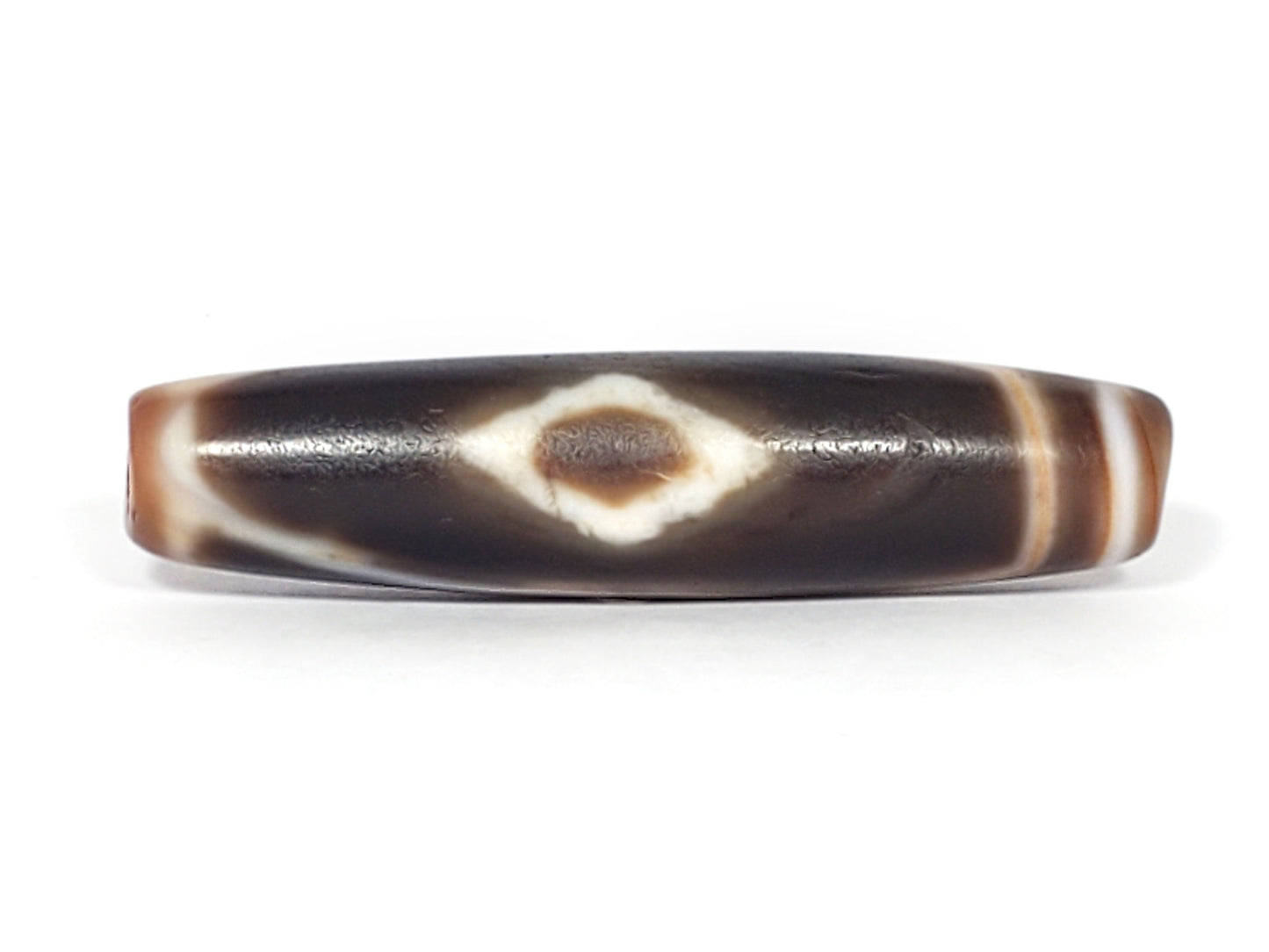 At-061926-3DE2 Face A, diamond lozenge eye, warm dark brown agate, 57.5×13.9mm, unretouched