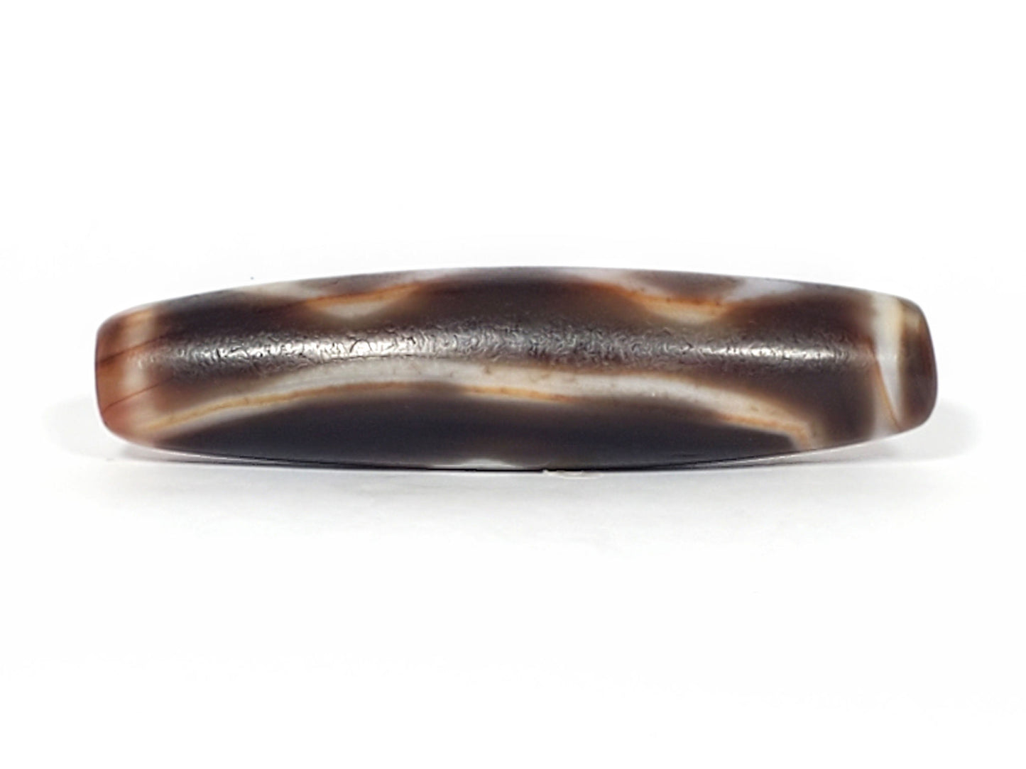 At-061926-3DE2 second connector face, wave band motif, high-gloss dark ground, unretouched