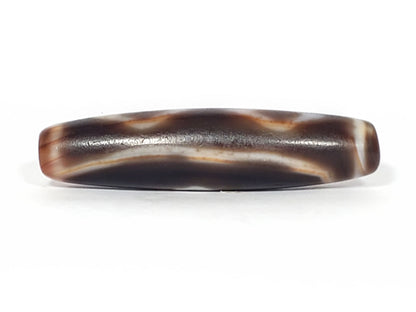 At-061926-3DE2 second connector face, wave band motif, high-gloss dark ground, unretouched
