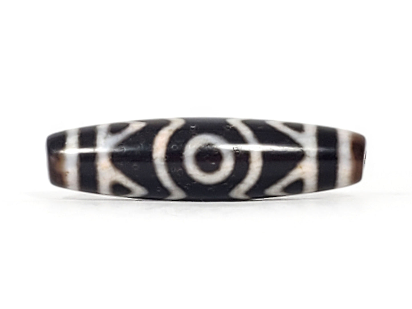 At-070926-3ETTBS antique three eye tiger tooth dzi pitch-black agate third face eye motif full view unretouched
