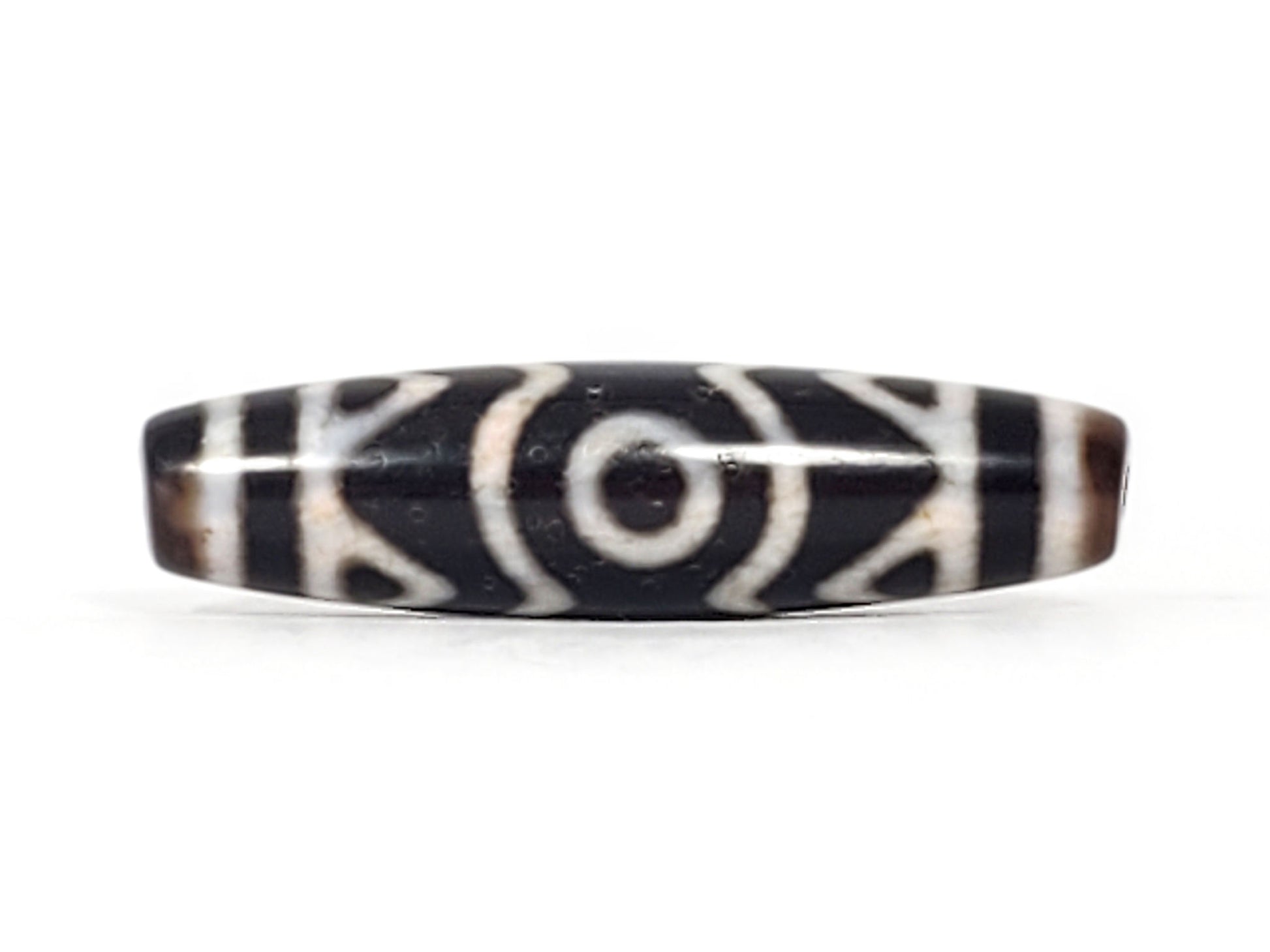 At-070926-3ETTBS antique three eye tiger tooth dzi pitch-black agate third face eye motif full view unretouched