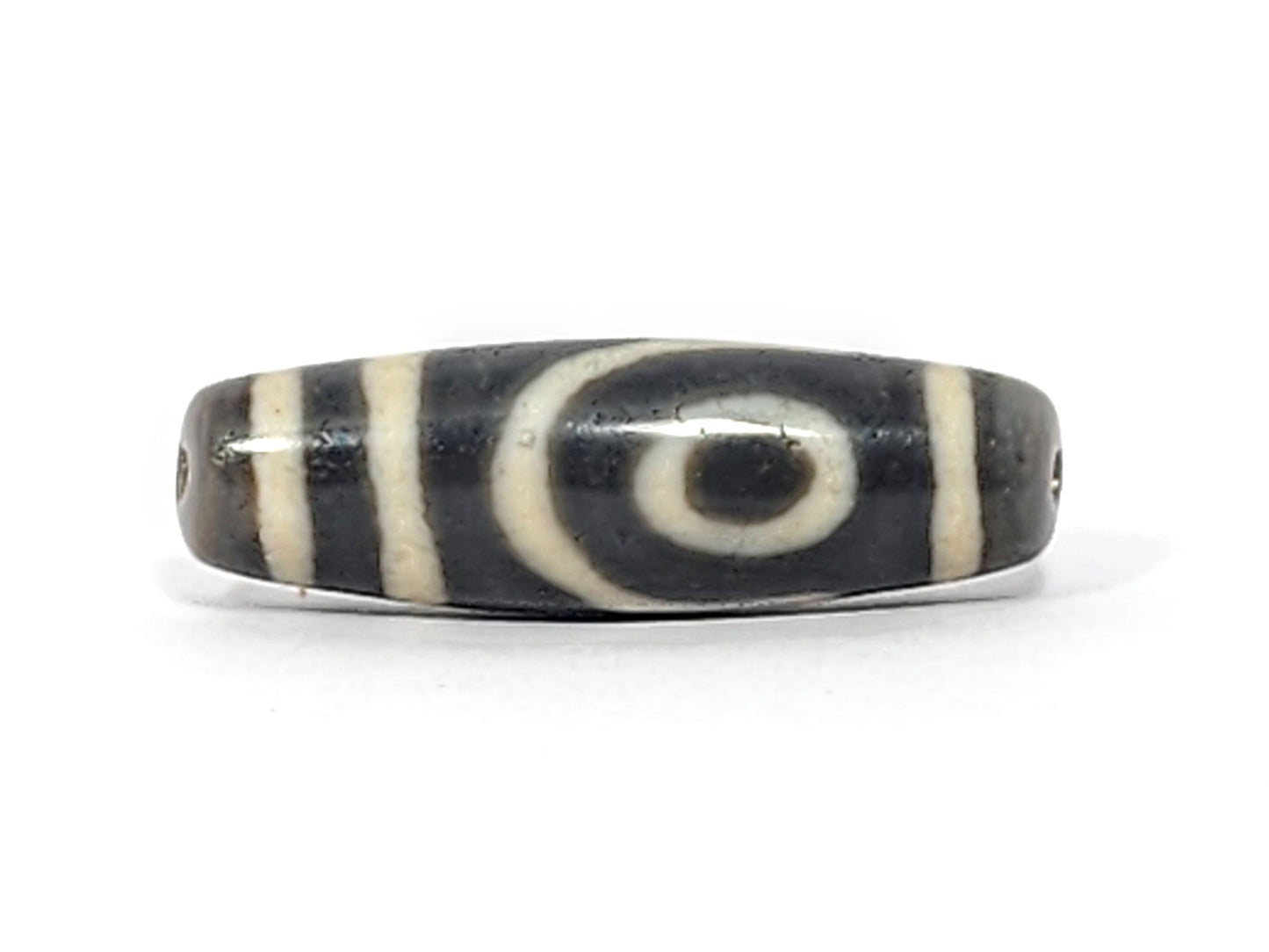 Ac-052525-2E ancient two eye dzi 38.4×11.8mm Face A spiral eye, cool grey-brown agate, cream-white motif, unretouched