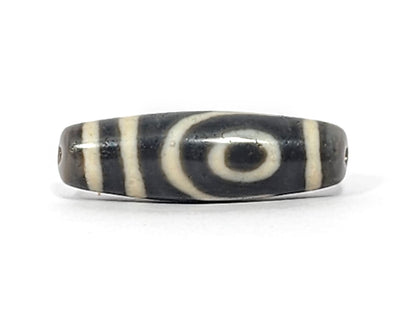 Ac-052525-2E ancient two eye dzi 38.4×11.8mm Face A spiral eye, cool grey-brown agate, cream-white motif, unretouched