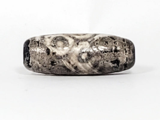 Ac-071026-12EL ancient twelve eye lotus dzi 27.8x10.7mm agate extreme calcification face A faint rings unretouched