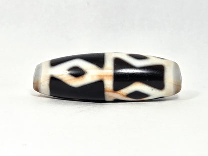 At-062126-6DE Antique Six Diamond Eye dzi bead, full side profile, 40.8×13.6mm, unretouched