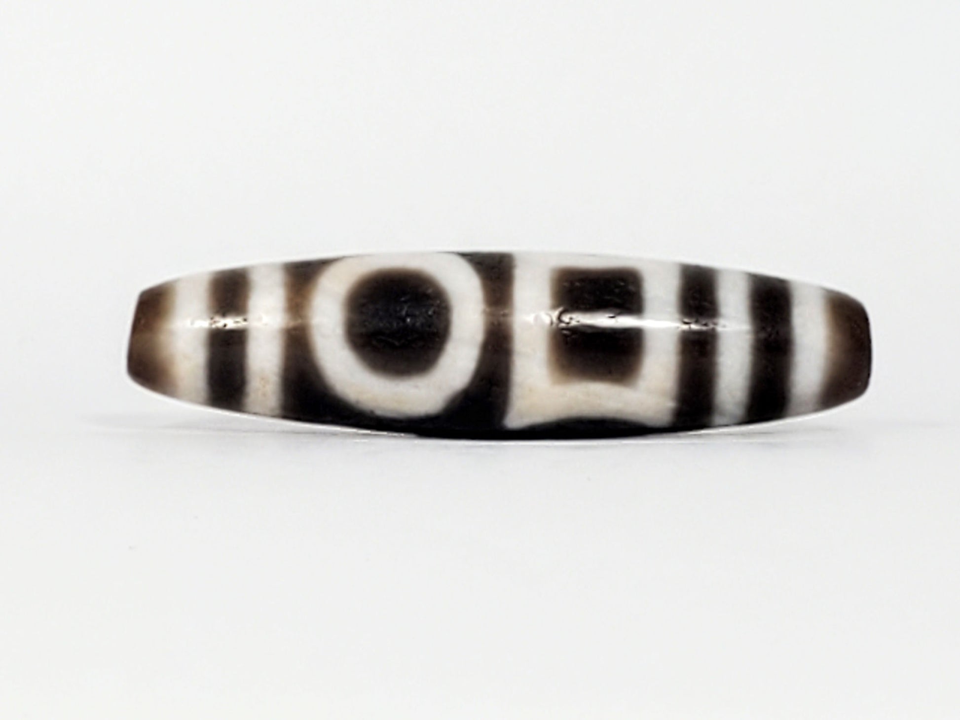 Antique Double Heaven & Earth Dzi bead, 47.8mm — full H&E motif, cream on dark agate, 300–500 yrs