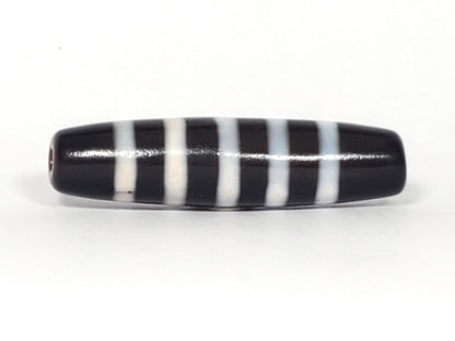 At-110223-9SBS, 44.7×11.6mm nine stripe Chung dzi, pitch-black ground, bright white stripes, bloodspots, unretouched
