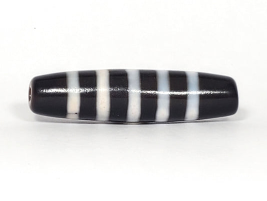 At-110223-9SBS, 44.7×11.6mm nine stripe Chung dzi, pitch-black ground, bright white stripes, bloodspots, unretouched