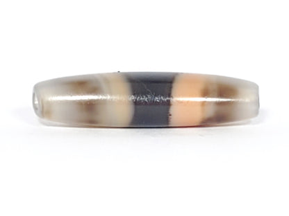 At-061526-1SBow, upper profile bow arc, grey-white left zone with agate banding, peach-orange right, unretouched
