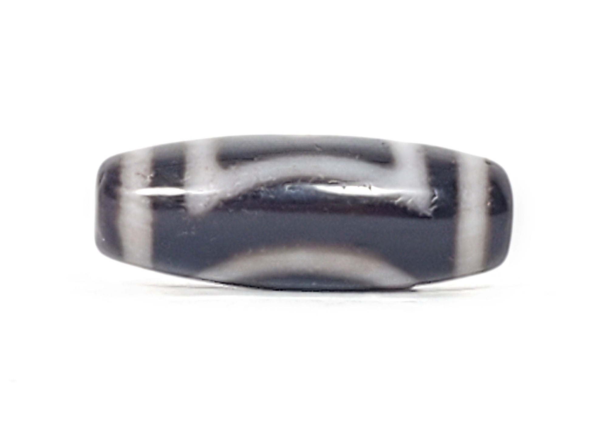 Antique heaven earth gate dzi — fourth face, arc bracket curves on deep charcoal ground, white arch lines, At-0426-HGEG