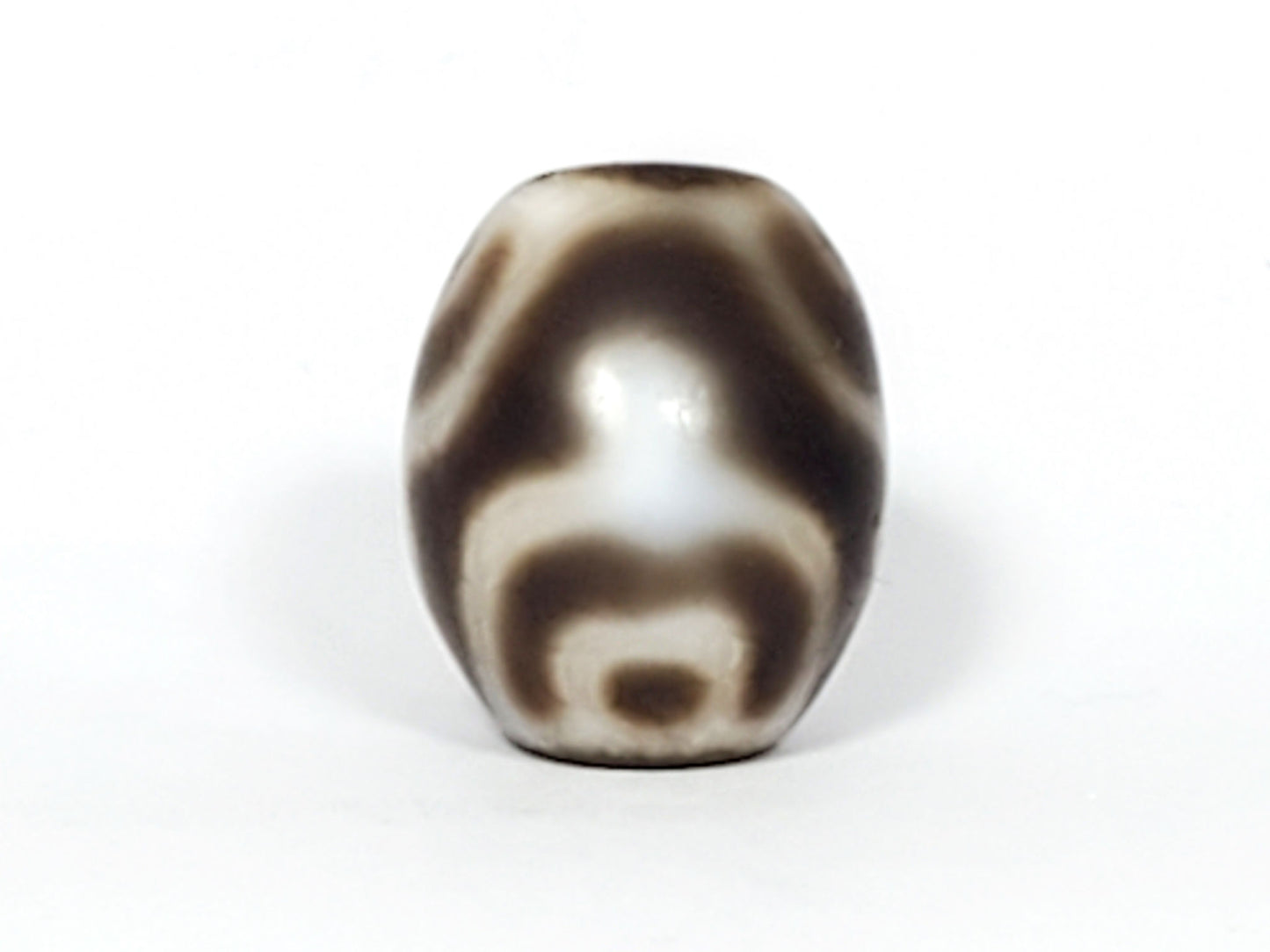 Ac-011824-TVR ancient round treasure vase agate dzi, front face, cool grey-brown ground, 19.0×15.4mm, unretouched