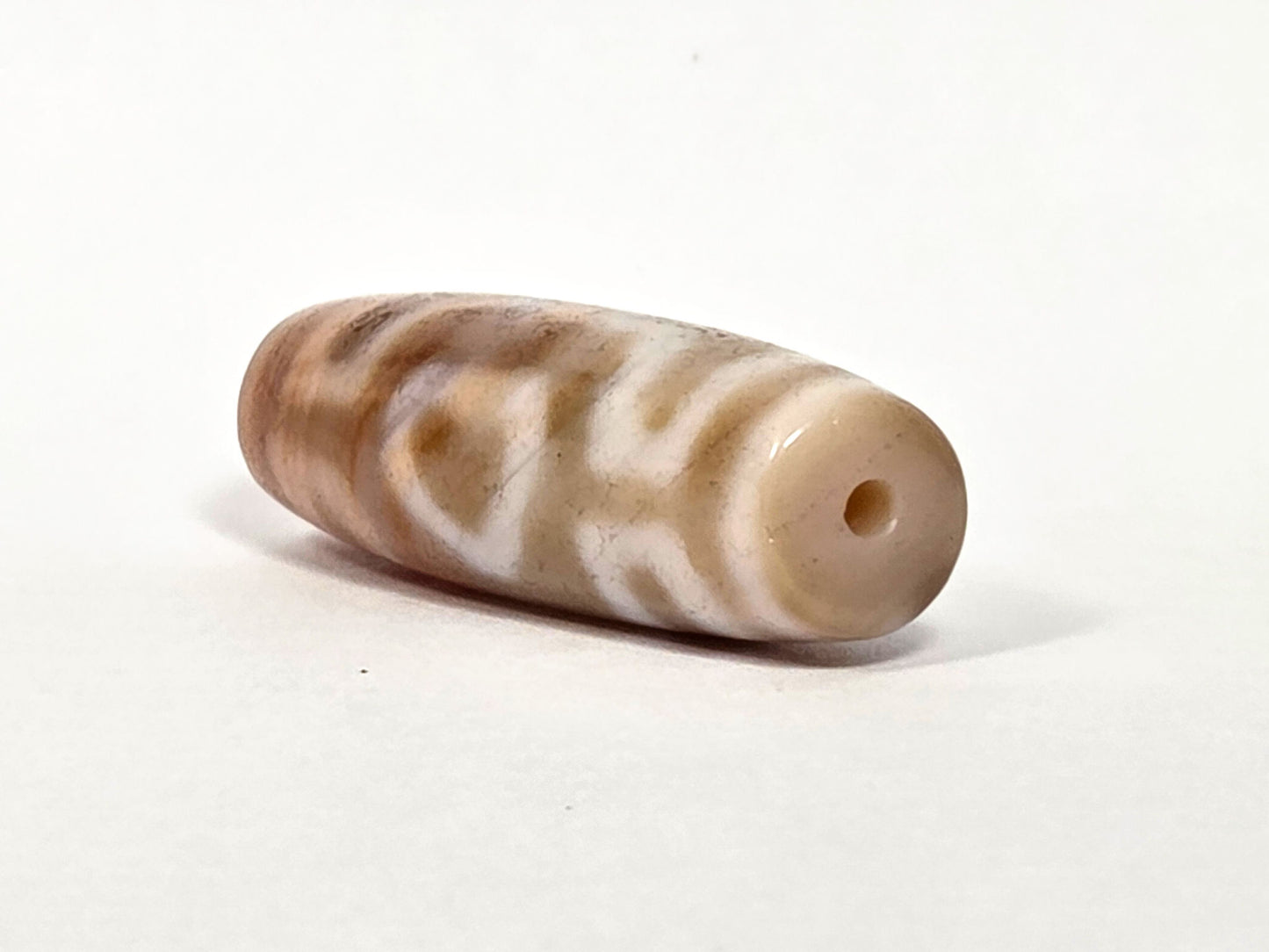 At-072326-3EVBS antique three eye variant dzi drill end A cream-white cap brown motif wrap unretouched