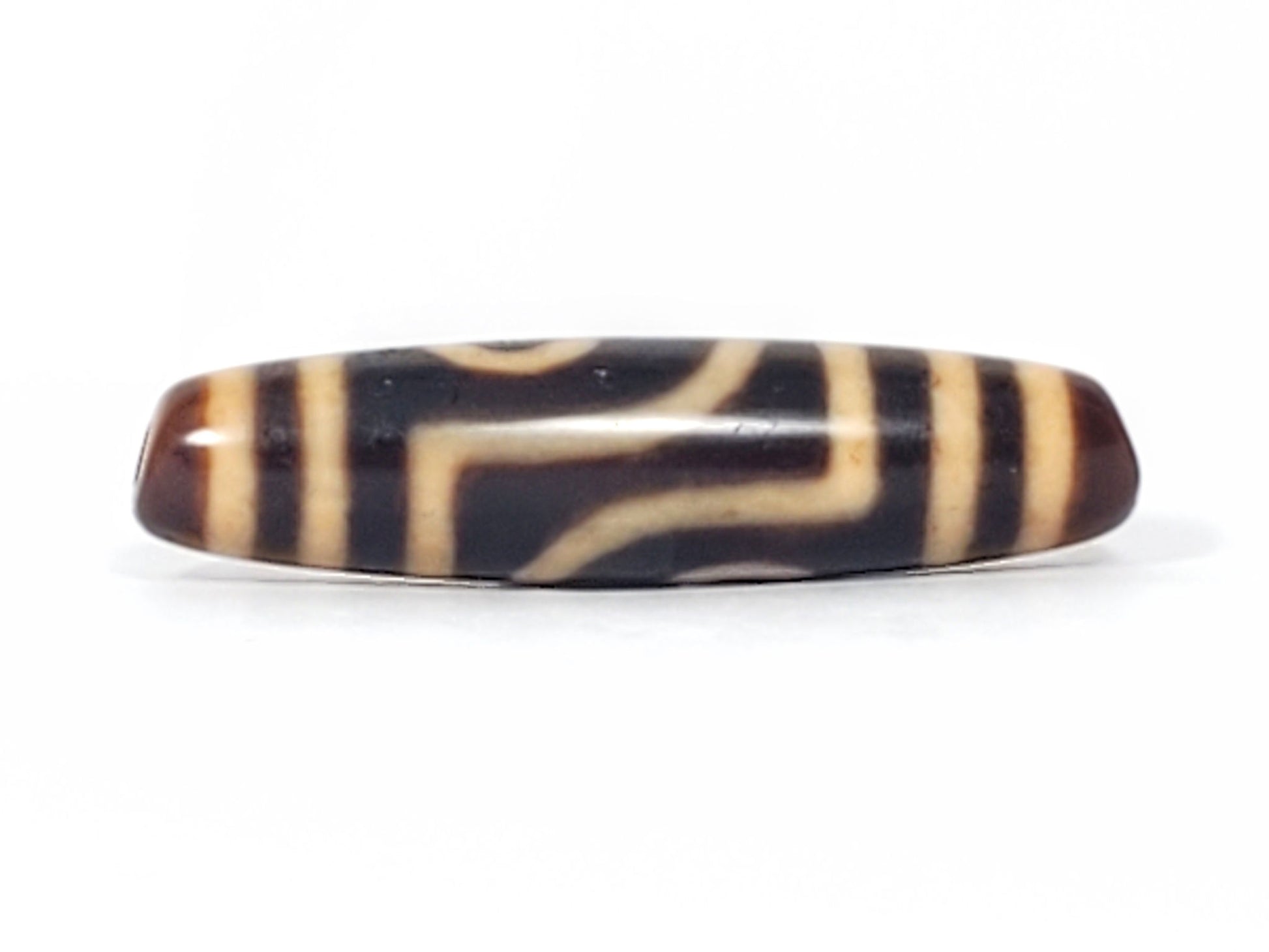 Antique Two Eye dzi bead face B showing stepped T-bracket wave form between the two eyes, At-082624-2E