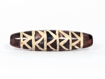 At-040524-TTStr antique carnelian dzi, Face B, reverse, worn tooth register, dark chocolate-brown ground, unretouched