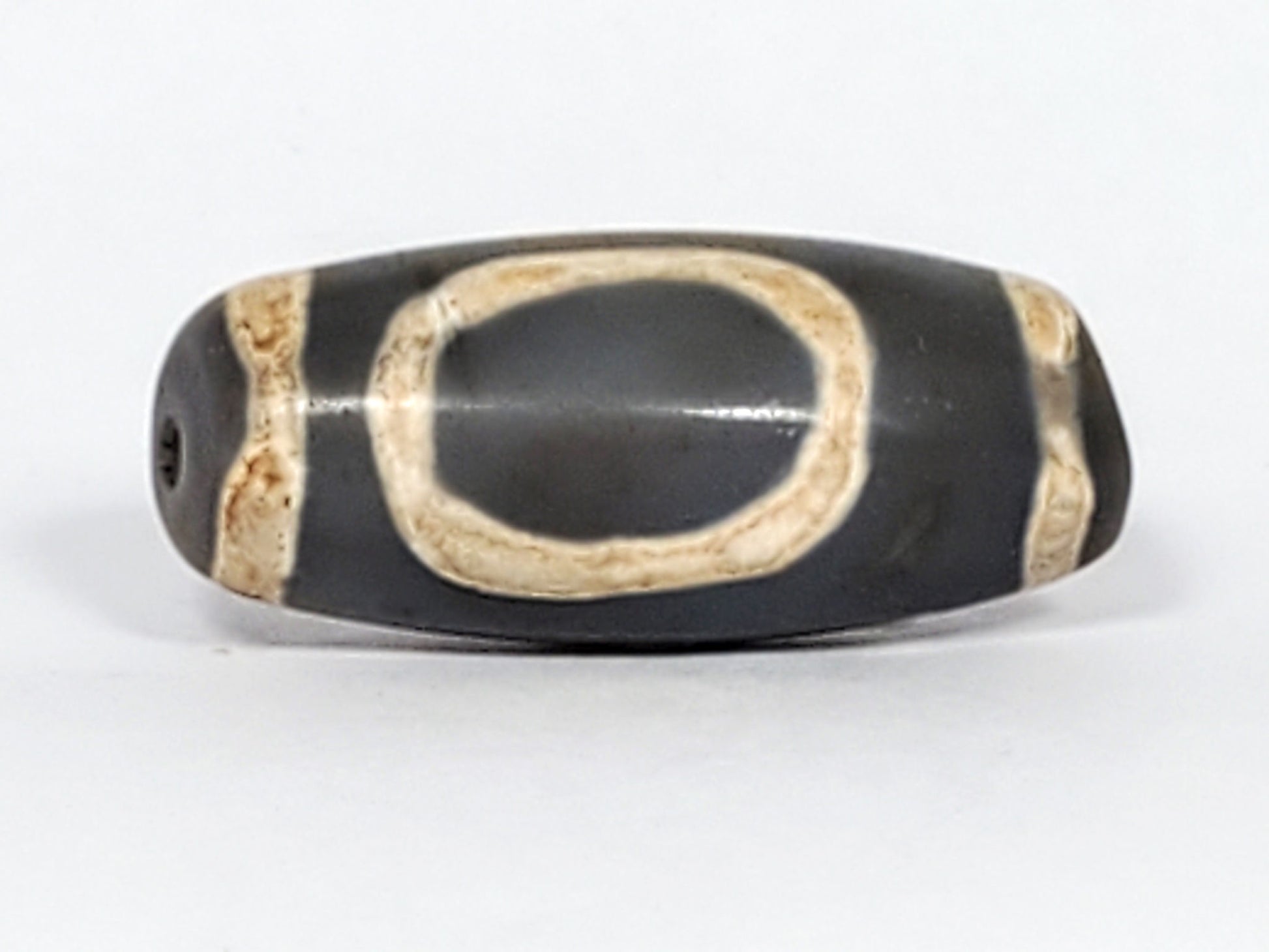 At-022624-HEG, antique Heaven & Earth Gate dzi 32.6×13.8mm, charcoal-grey agate, open oval gate, unretouched