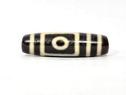 N-090525-2E eye face 2, eye ring with divider stripes, dark brown to pitch-black transition, unretouched