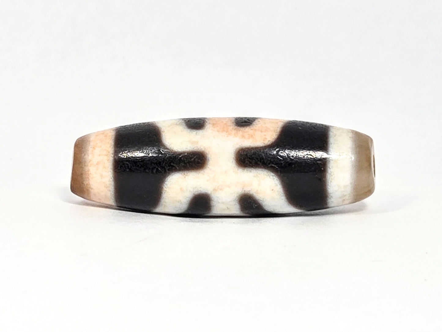 N-070526-BenBS rotated face 2, benefactor dzi, cream & black lattice zone, warm peach banding, unretouched
