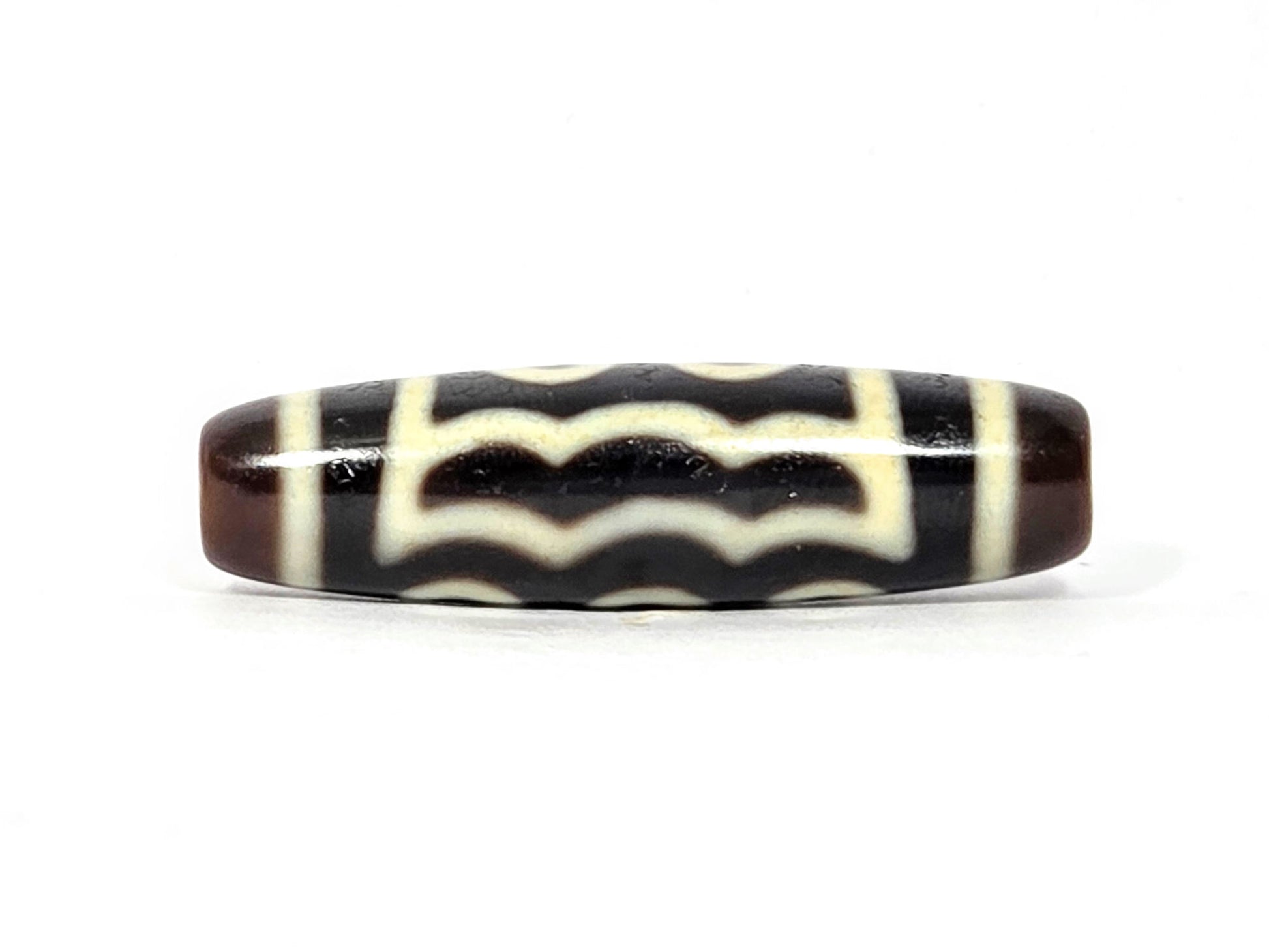 N-091125-5E2 second wave-band rotation, continuous zigzag pattern, very dark brown cream agate, unretouched
