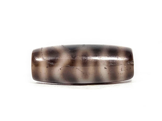 N-FA-071126-4ACT face A, new Four Activities Taiwan dzi 27.8×11.4mm, grey-brown agate, crackle finish, chevron lattice motif, unretouched