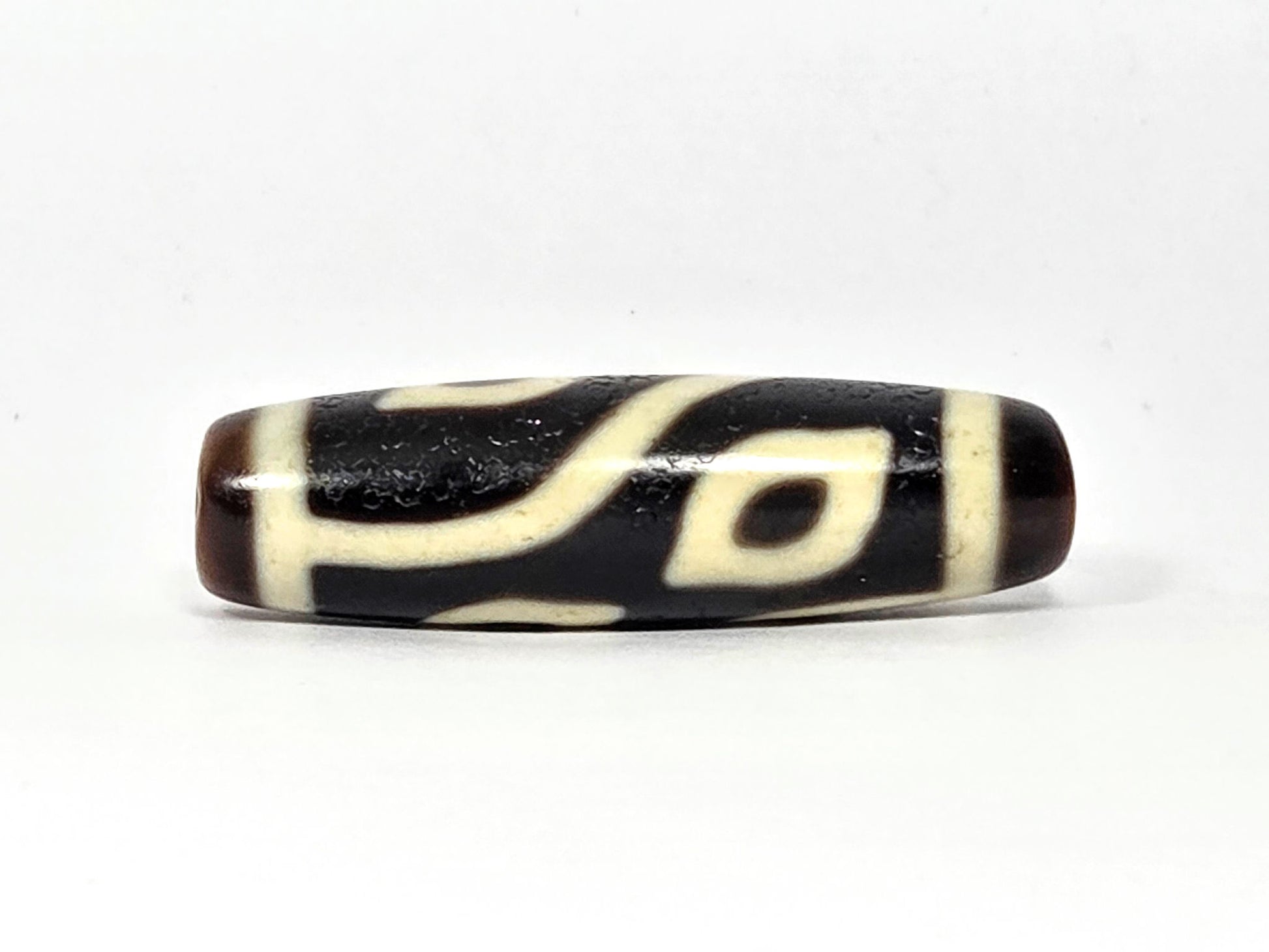 N-082825-4E rotation 2, eye and S-curve line, pitch-black agate centre zone, new Taiwan dzi, unretouched
