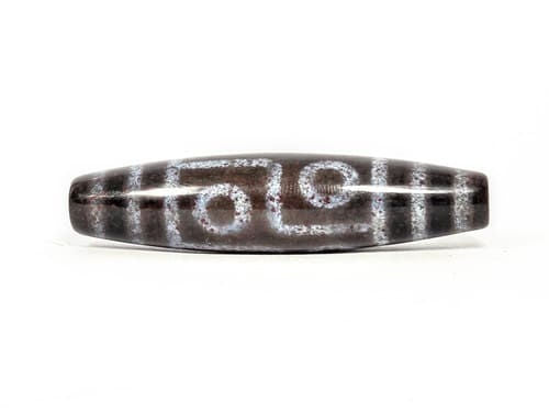 N-062126-6E dzi bead, straight side profile, six ring eyes visible, unretouched