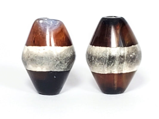 At-081123-1SPair antique single stripe Chung dzi pair 15.7×11.5mm & 15.8×11.5mm warm dark brown greying stripe, unretouched