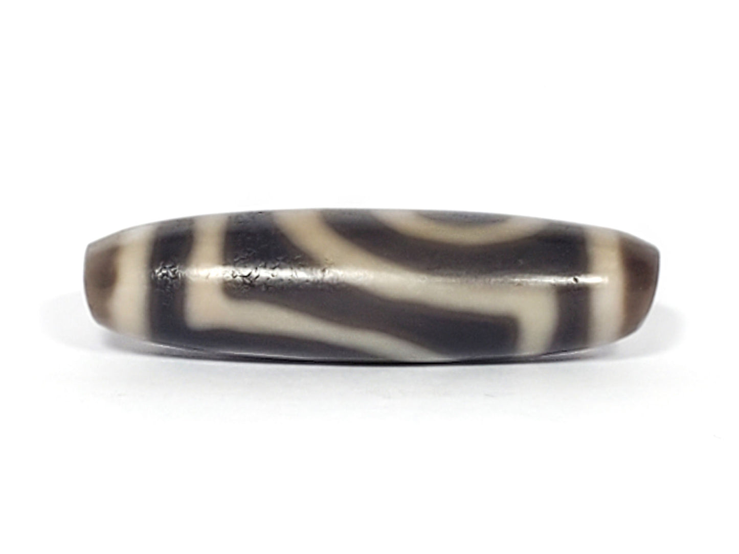 Ac-071026-TWE3 ancient two eye dzi charcoal grey-brown agate face B connecting lines between eyes unretouched