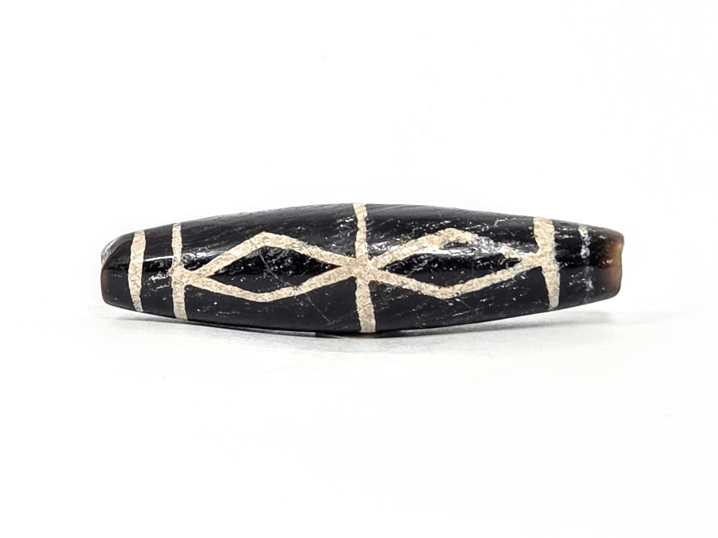 Ac-062426-3DS ancient three diamond spear agate dzi 49.1x12.2mm Face A linked diamond pair deep dark ground unretouched