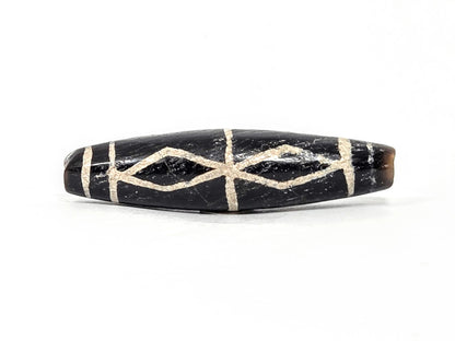 Ac-062426-3DS ancient three diamond spear agate dzi 49.1x12.2mm Face A linked diamond pair deep dark ground unretouched