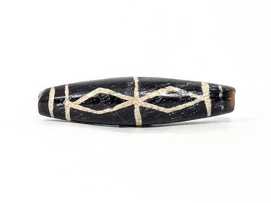 Ac-062426-3DS ancient three diamond spear agate dzi 49.1x12.2mm Face A linked diamond pair deep dark ground unretouched