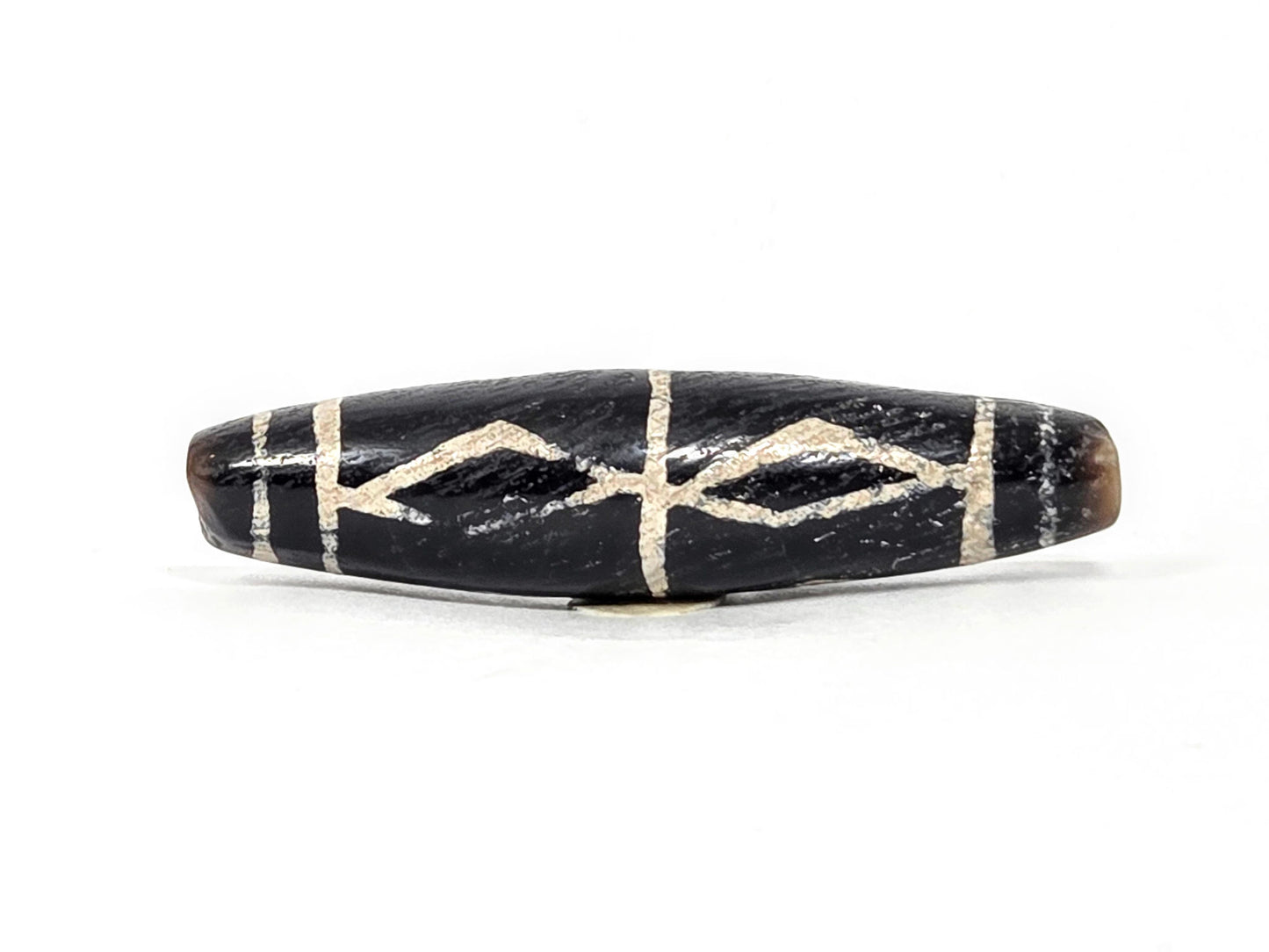 Ac-062426-3DS ancient three diamond spear agate dzi 49.1x12.2mm Face C asymmetric taper visible dark agate unretouched