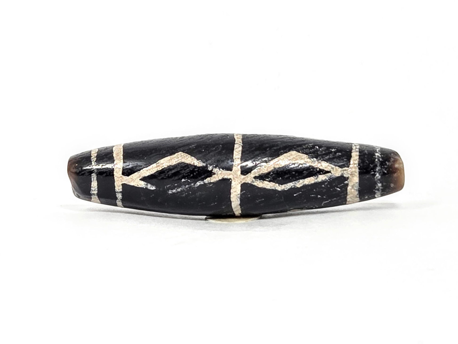 Ac-062426-3DS ancient three diamond spear agate dzi 49.1x12.2mm Face C asymmetric taper visible dark agate unretouched