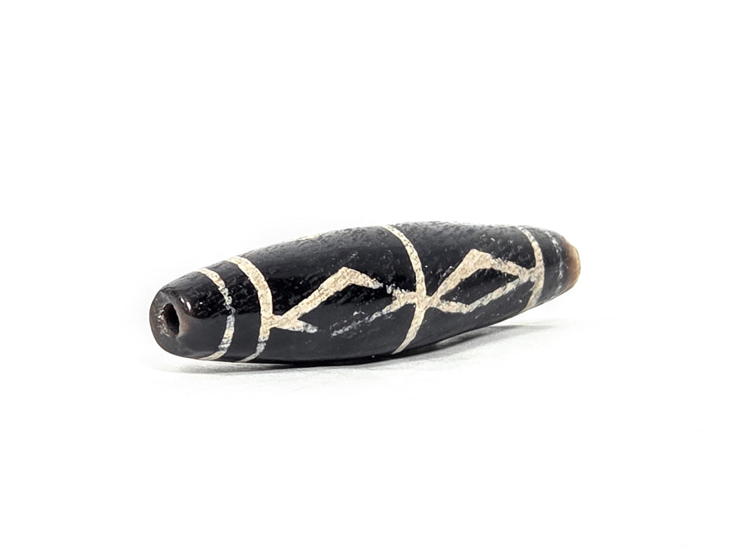 Ac-062426-3DS ancient three diamond spear agate dzi 49.1x12.2mm angled gradual end drill hole warm brown-black unretouched