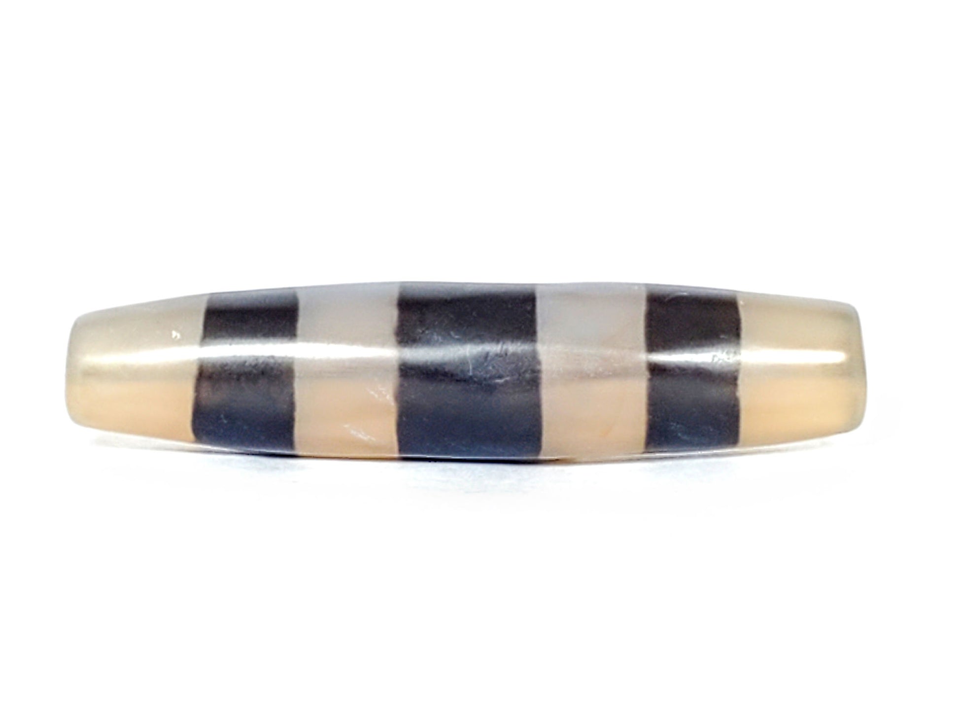 Ac-061426-5SChung ancient Cho dzi 措思天珠, Face C, diffused light through milky translucent agate, unretouched