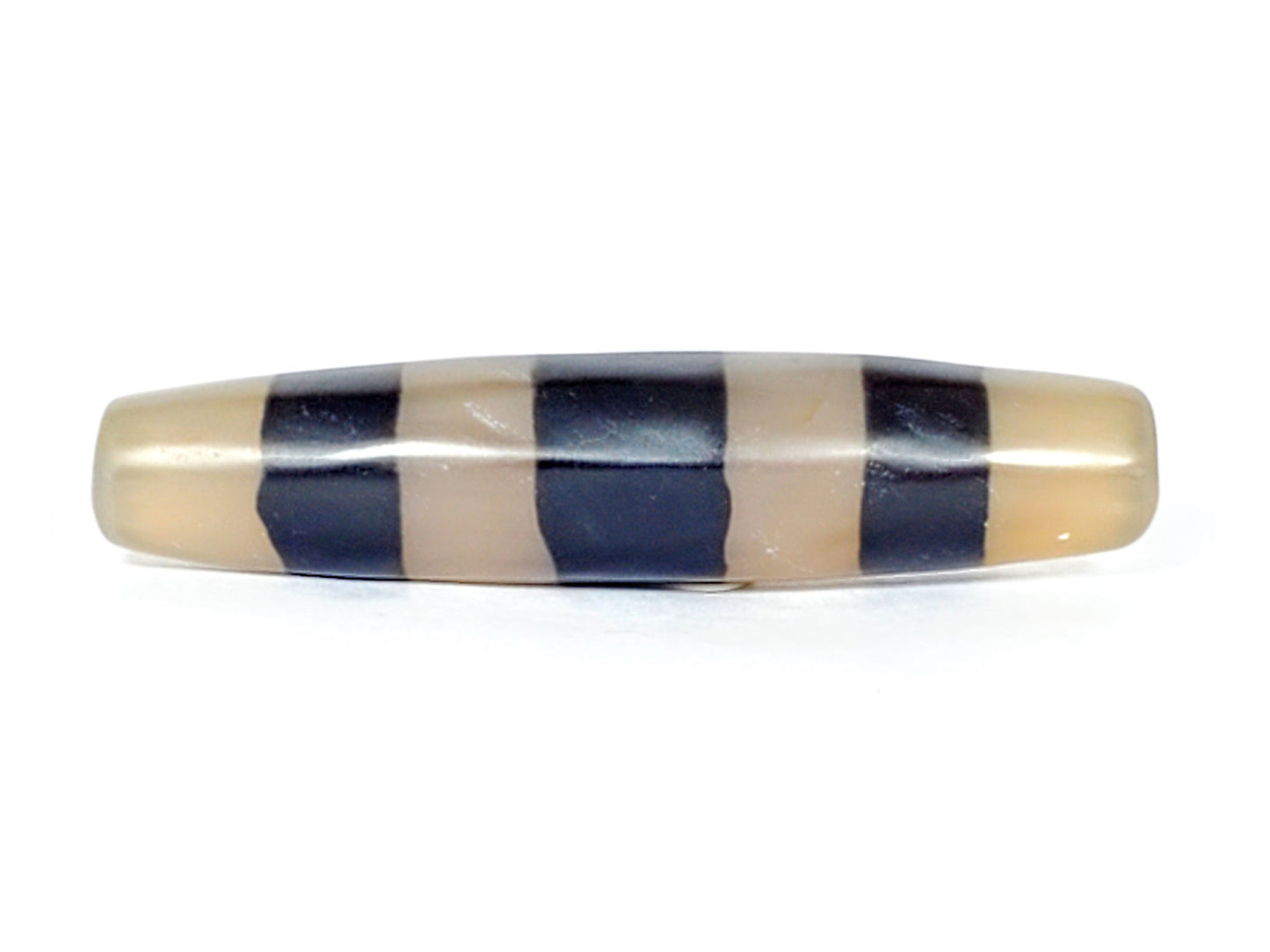 Ac-061426-5SChung ancient Cho dzi 措思天珠, Face D, milky grey-white tonal variation, mirror-gloss surface, unretouched