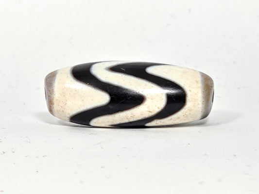 Ac-082524-DWBS, ancient double wave dzi, 35.4×14mm, brilliant white agate, pitch-black S-curve wave, unretouched