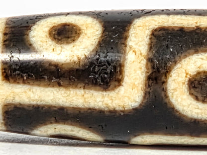 Ac-091626-9E ancient nine eye dzi macro S-curve connector eye ring aged surface dark craquelure unretouched