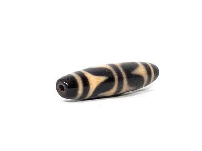 At-090226-DW7 antique double wave dzi black agate angled opposite drill end wave detail, unretouched