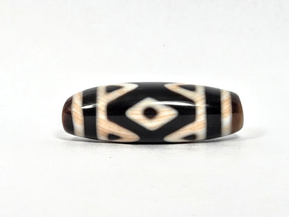 At-090126-3DETT antique three diamond eye tiger tooth dzi 40.1x13.9mm pitch-black agate primary face unretouched